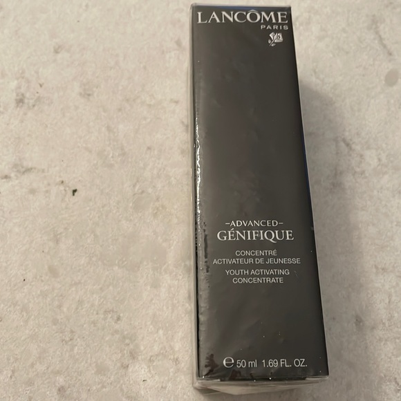 Brand new, wrapped up Lancôme “Advanced Génifique” youth activating concentrate. - Picture 1 of 3